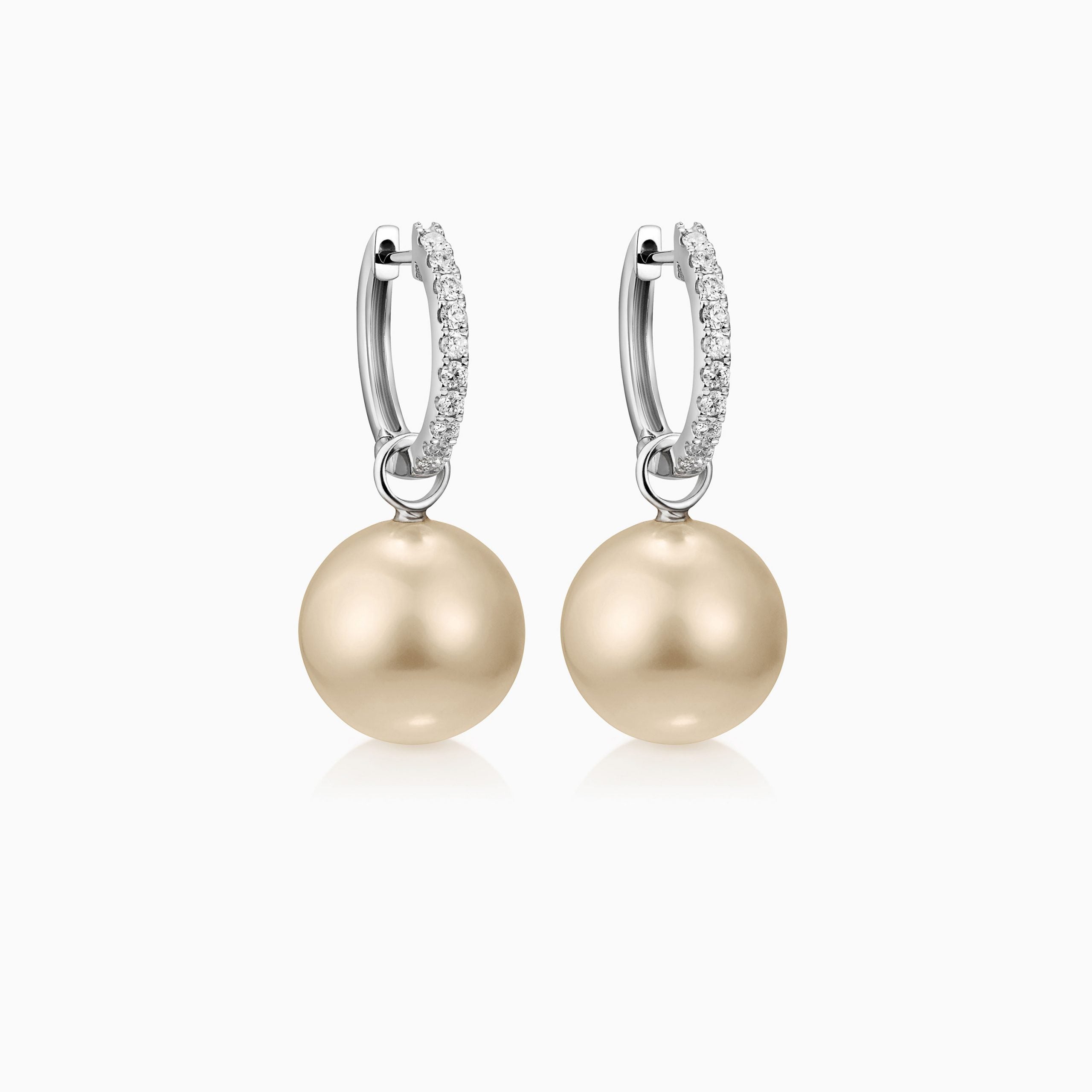 The golden St.Barth’s pearls