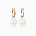 The white St.Barth’s pearls. ua moms